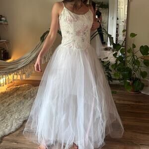 Loralie Women's 4 Gown White Tulle Floral Lace Tea Length Wedding Bridal Vintage